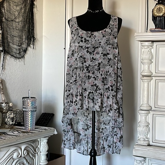 Torrid floral tank - Picture 1 of 11